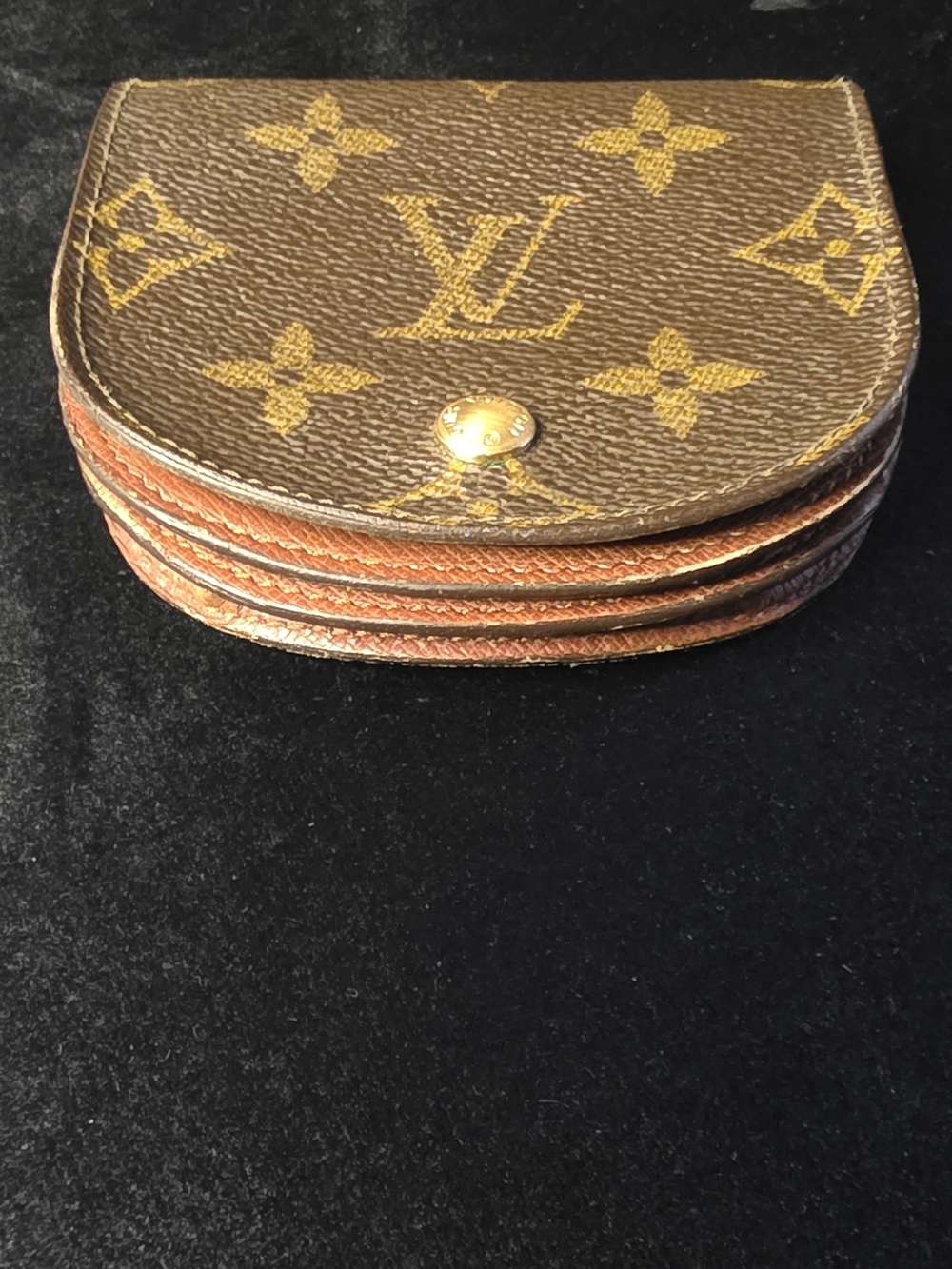 Authentic Louis Vuitton Monogram Mini Coin Pouch🤎 - Picture 4 of 10